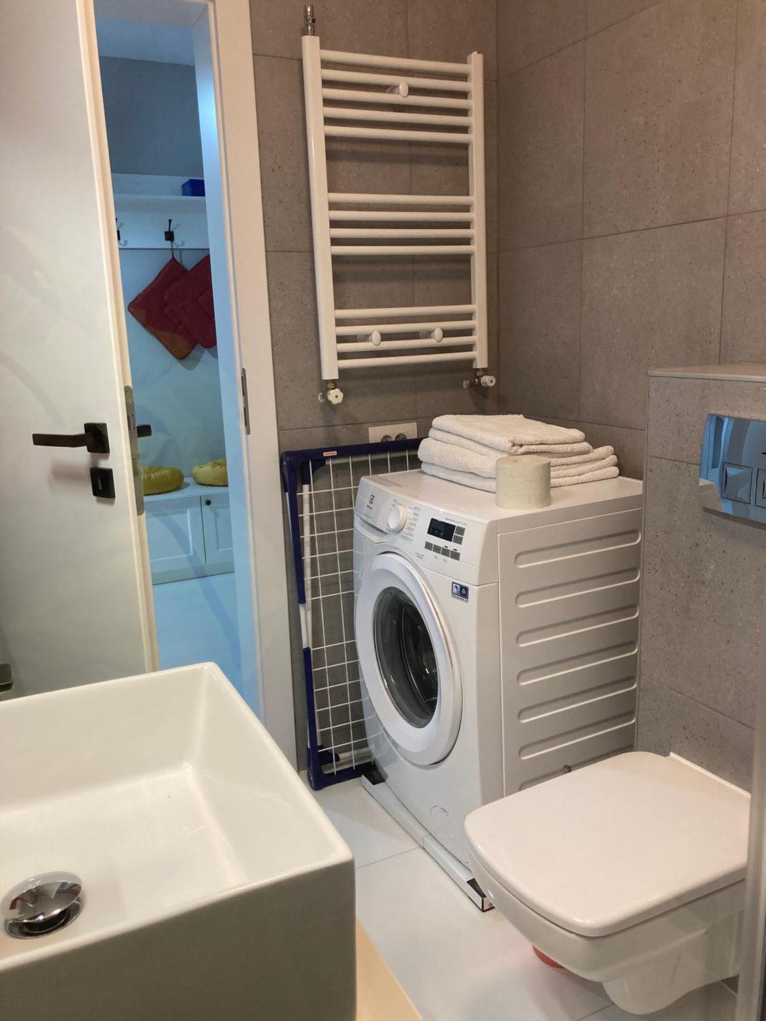 Apartamentul Max, Practic Si Confortabil Oradea Luaran gambar