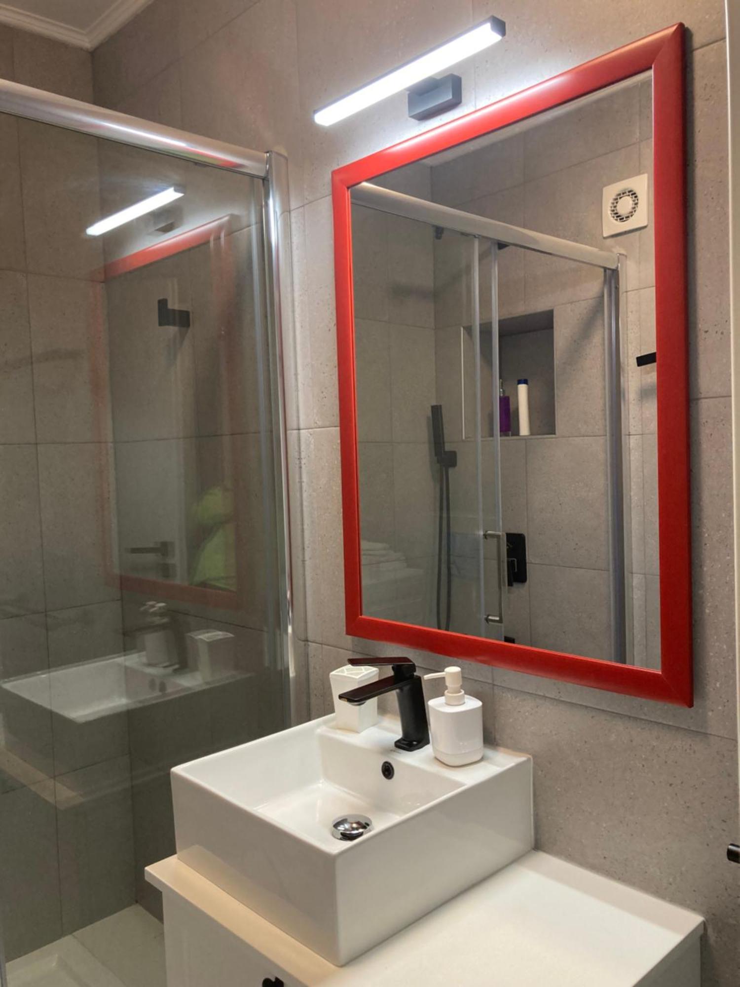 Apartamentul Max, Practic Si Confortabil Oradea Luaran gambar